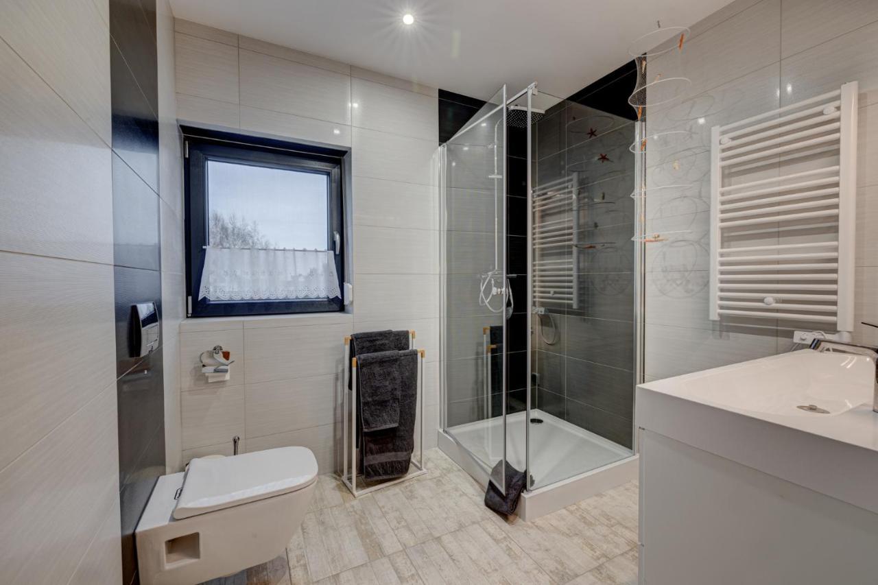 Dom Wakacyjny Baltic Home & Dom Baltic Home Garden Inn Zastan Ngoại thất bức ảnh